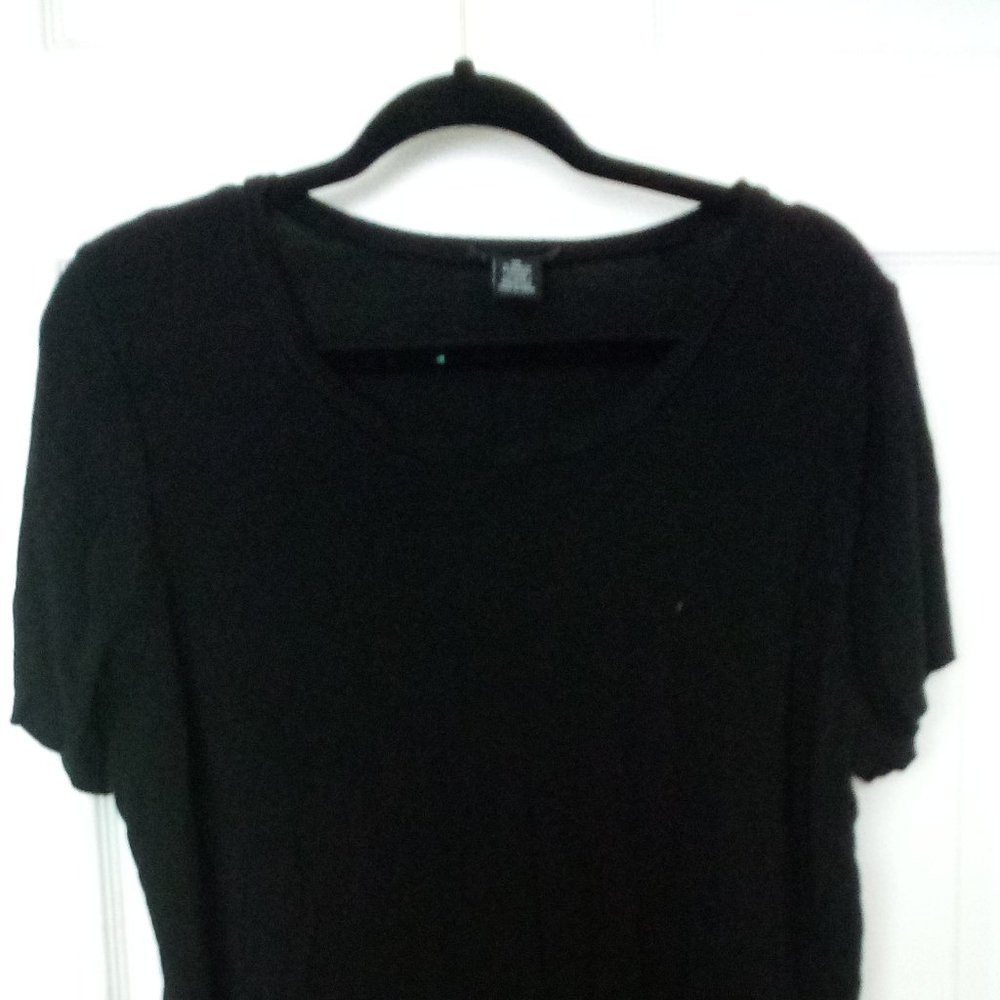 black tee